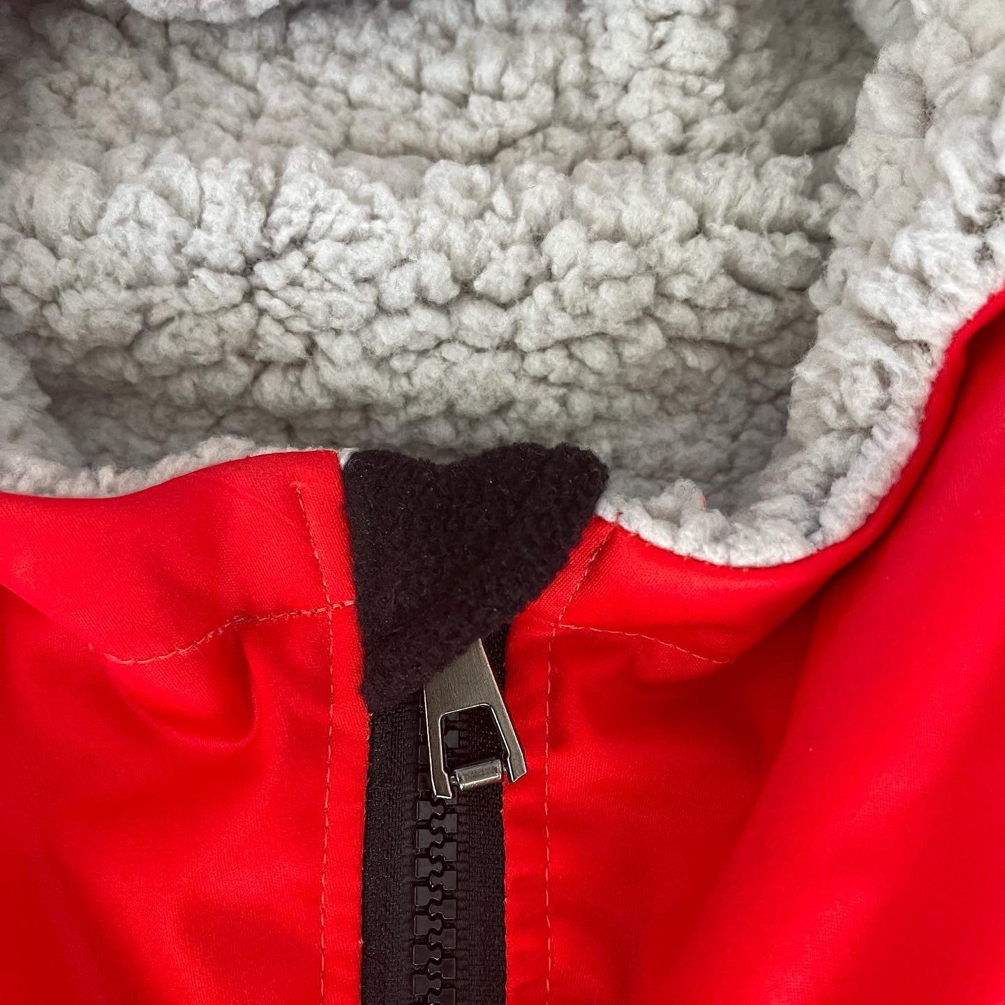 RIBBY HALL PRO CHANGING ROBE