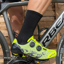 Load image into Gallery viewer, TEAM DEANE APEX PREMIUM CYCLING SOCKS (3 PACK) BLACK (QZ100)